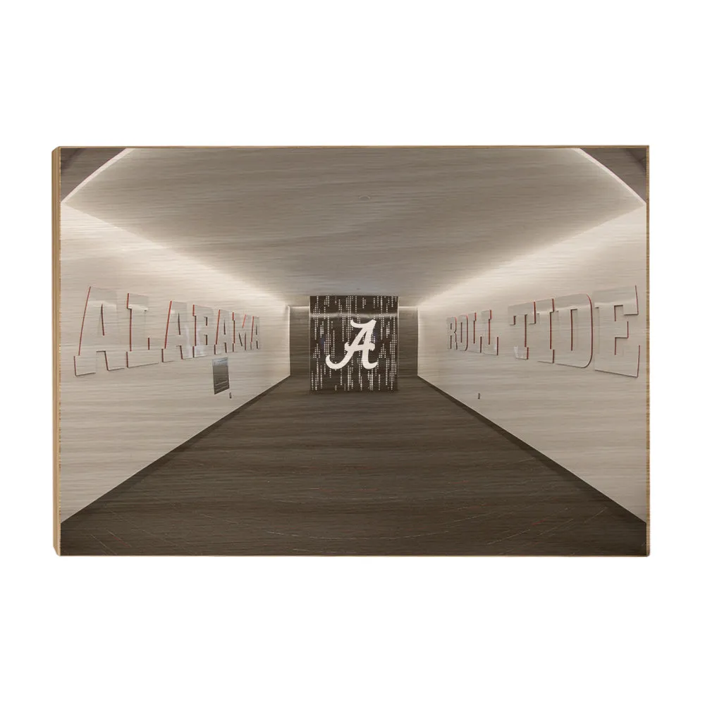 Alabama Crimson Tide - Enter the Locker Room