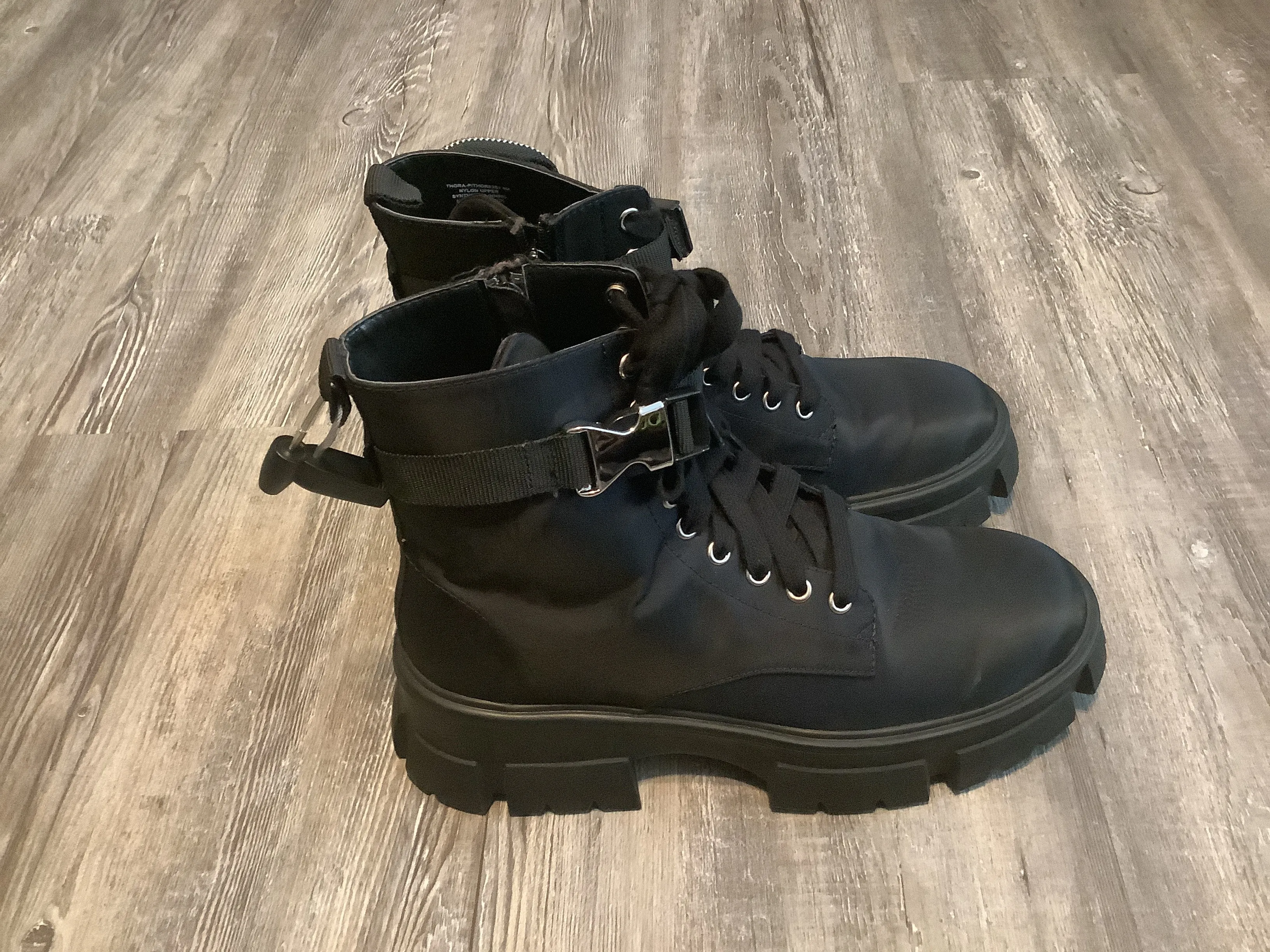 Black Boots Combat Steve Madden, Size 9