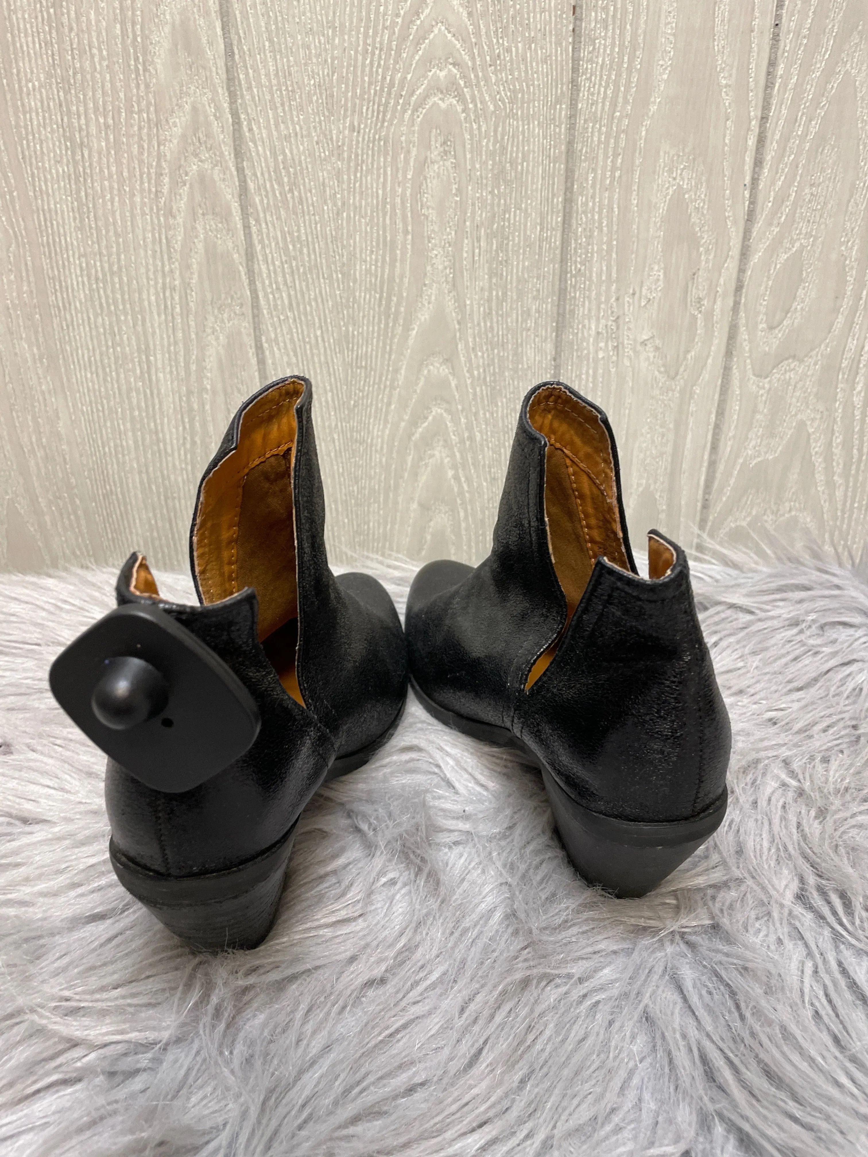 Boots Ankle Heels By Cmc In Black, Size: 7