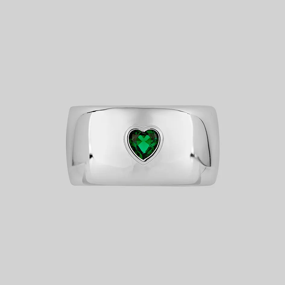 CANDICE. Green Heart Chunky Band Ring - Silver