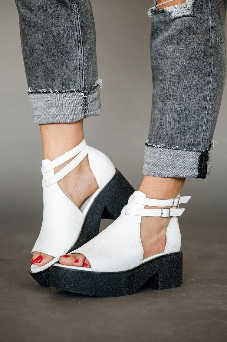 Elizabeth Platform Sandals - White