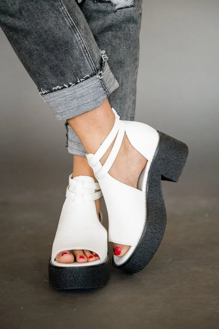 Elizabeth Platform Sandals - White