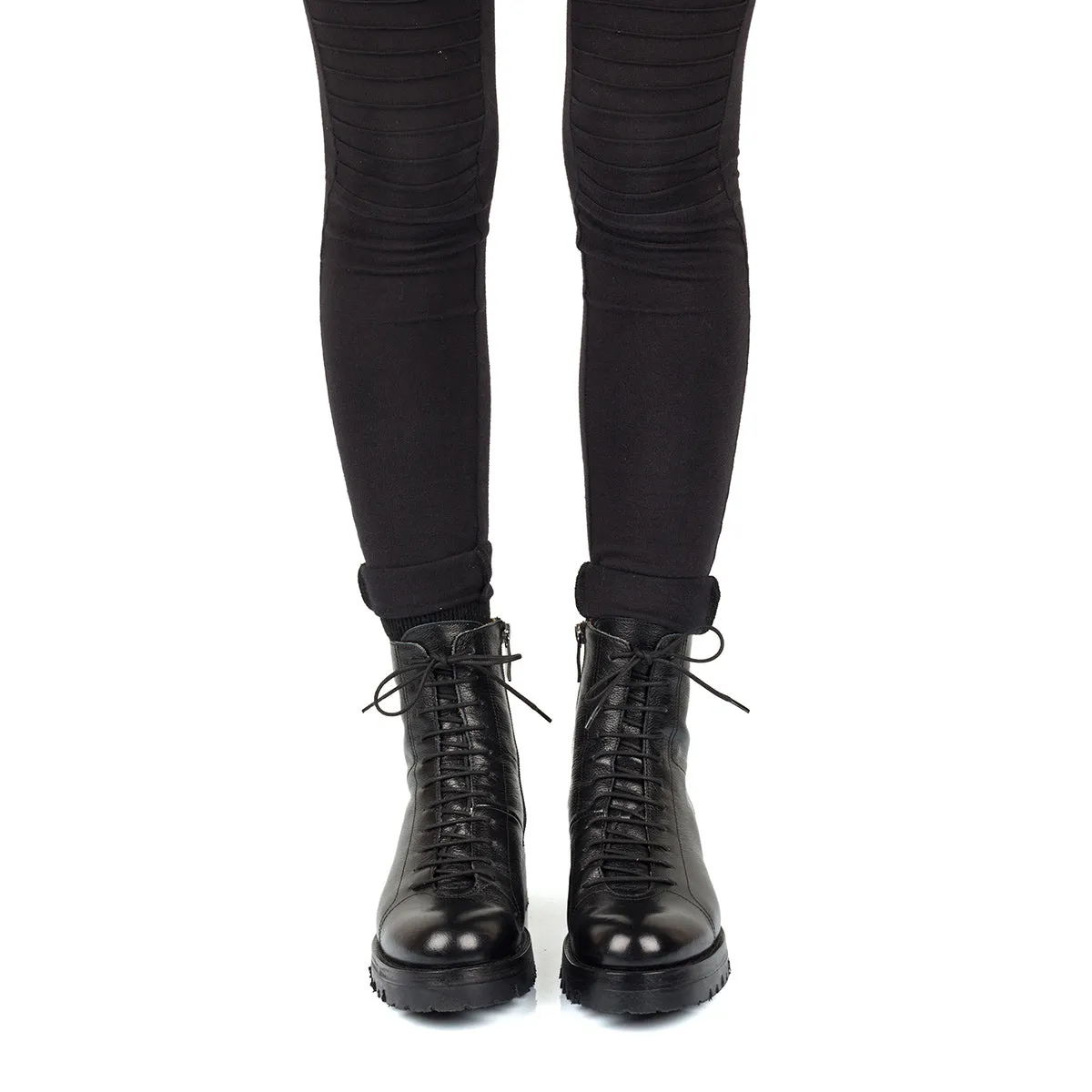 EVA 82029 <br>Lace-up boots