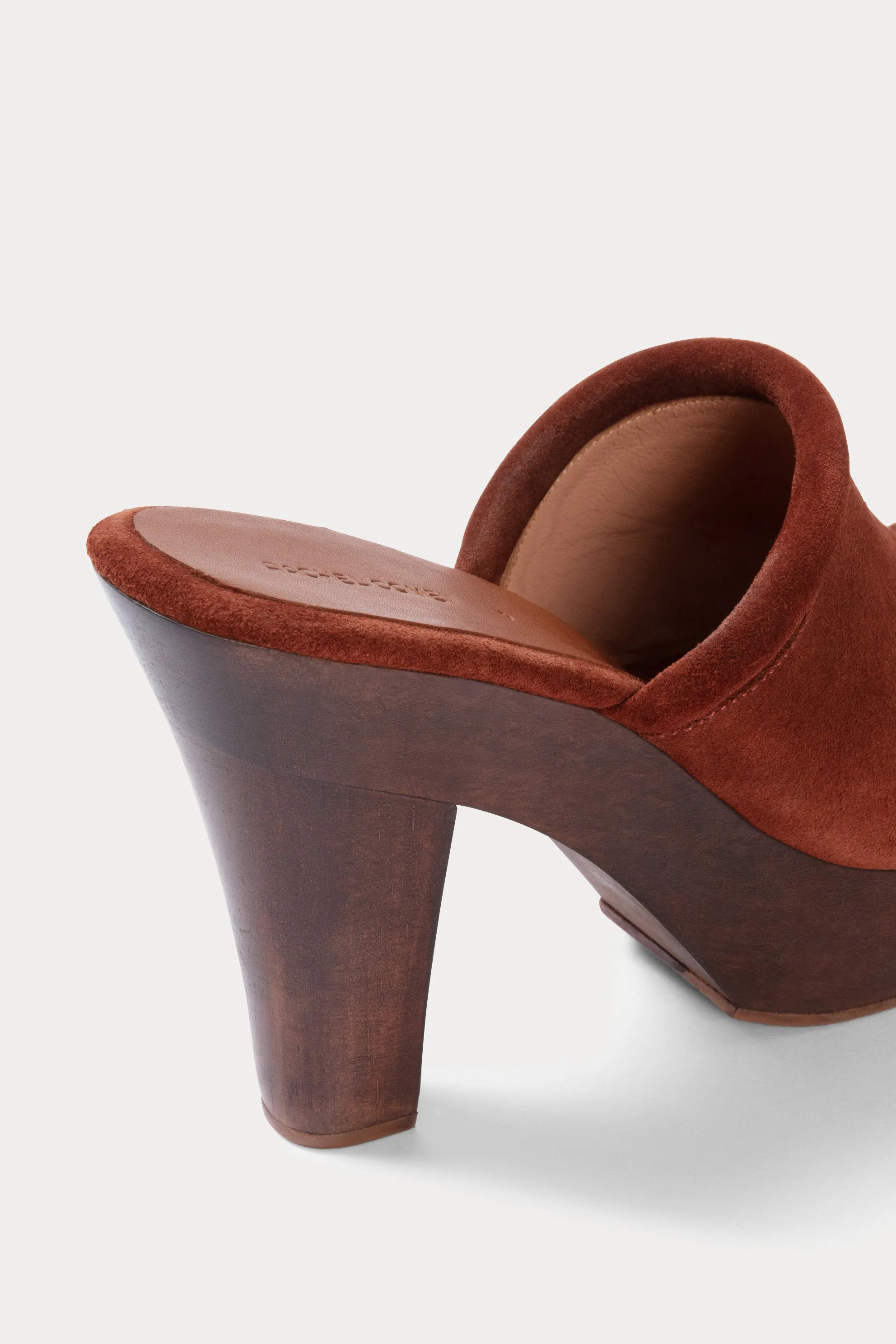 Faustine Pump Clog