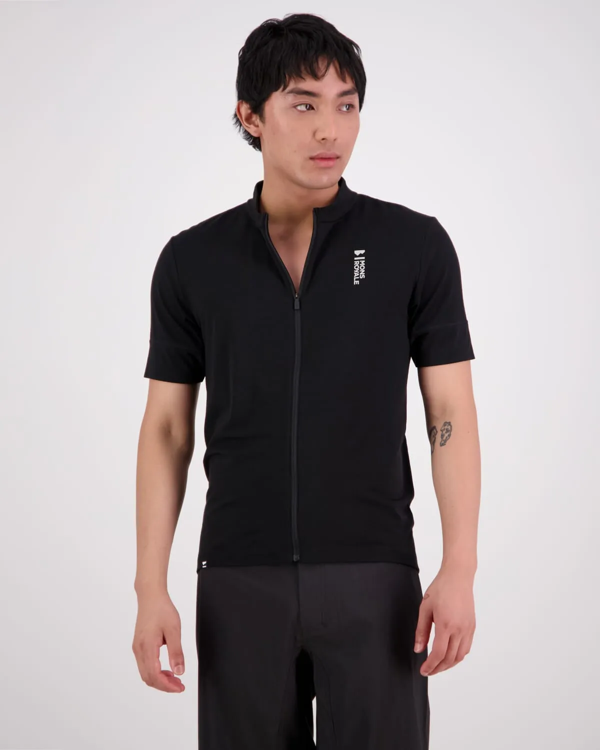 Roam Cargo Merino Full Zip T-Shirt - Black